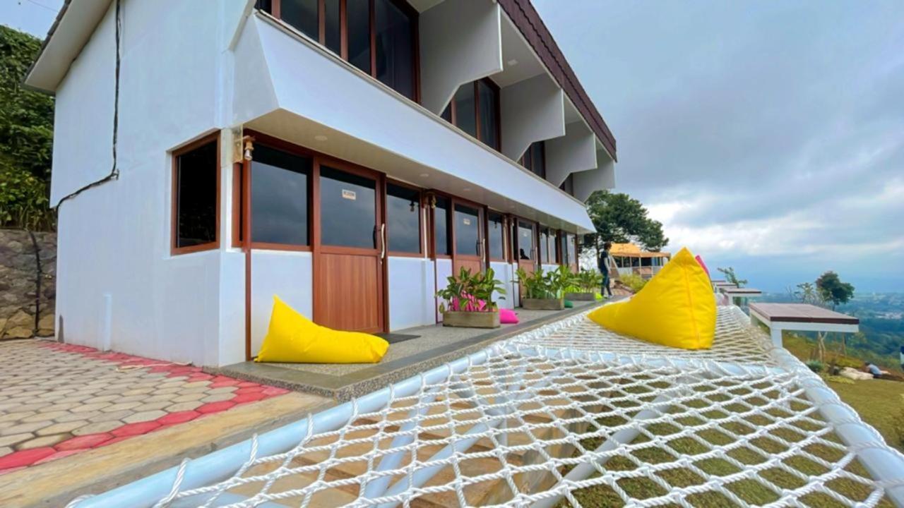 De Pointe Resort & Resto Campaka Bagian luar foto