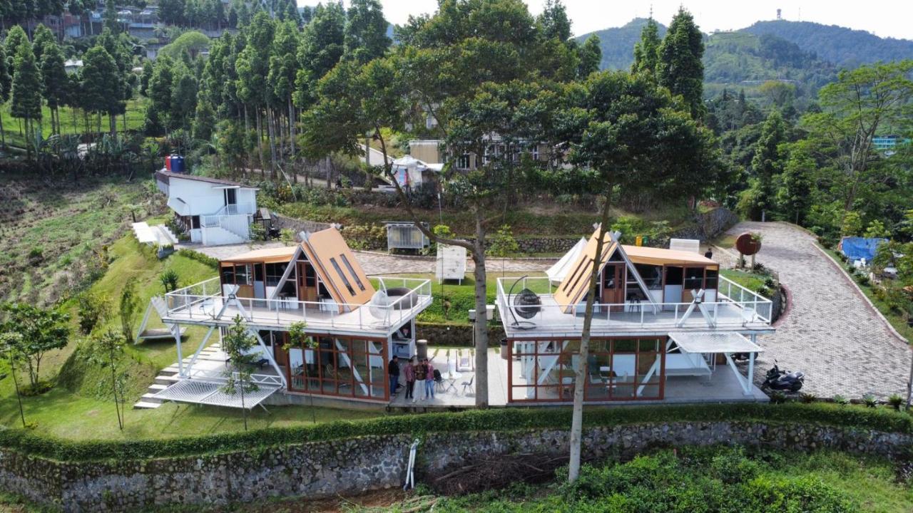 De Pointe Resort & Resto Campaka Bagian luar foto