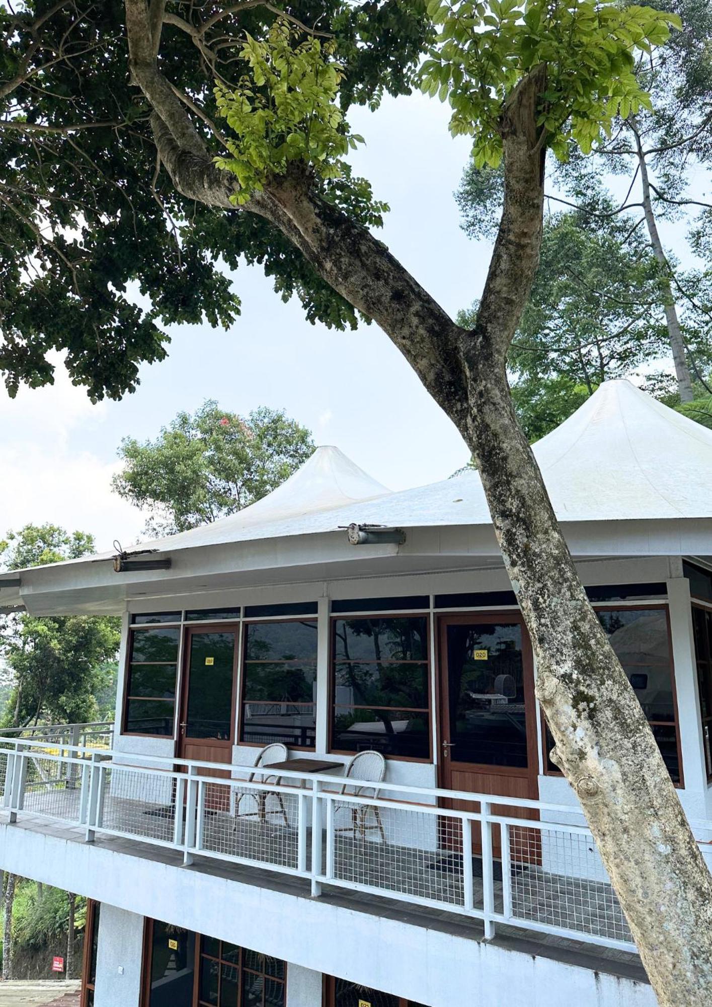 De Pointe Resort & Resto Campaka Bagian luar foto