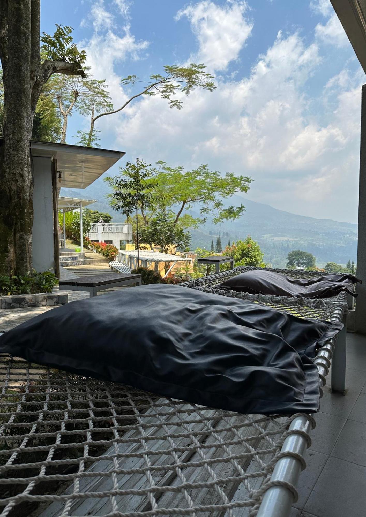 De Pointe Resort & Resto Campaka Bagian luar foto