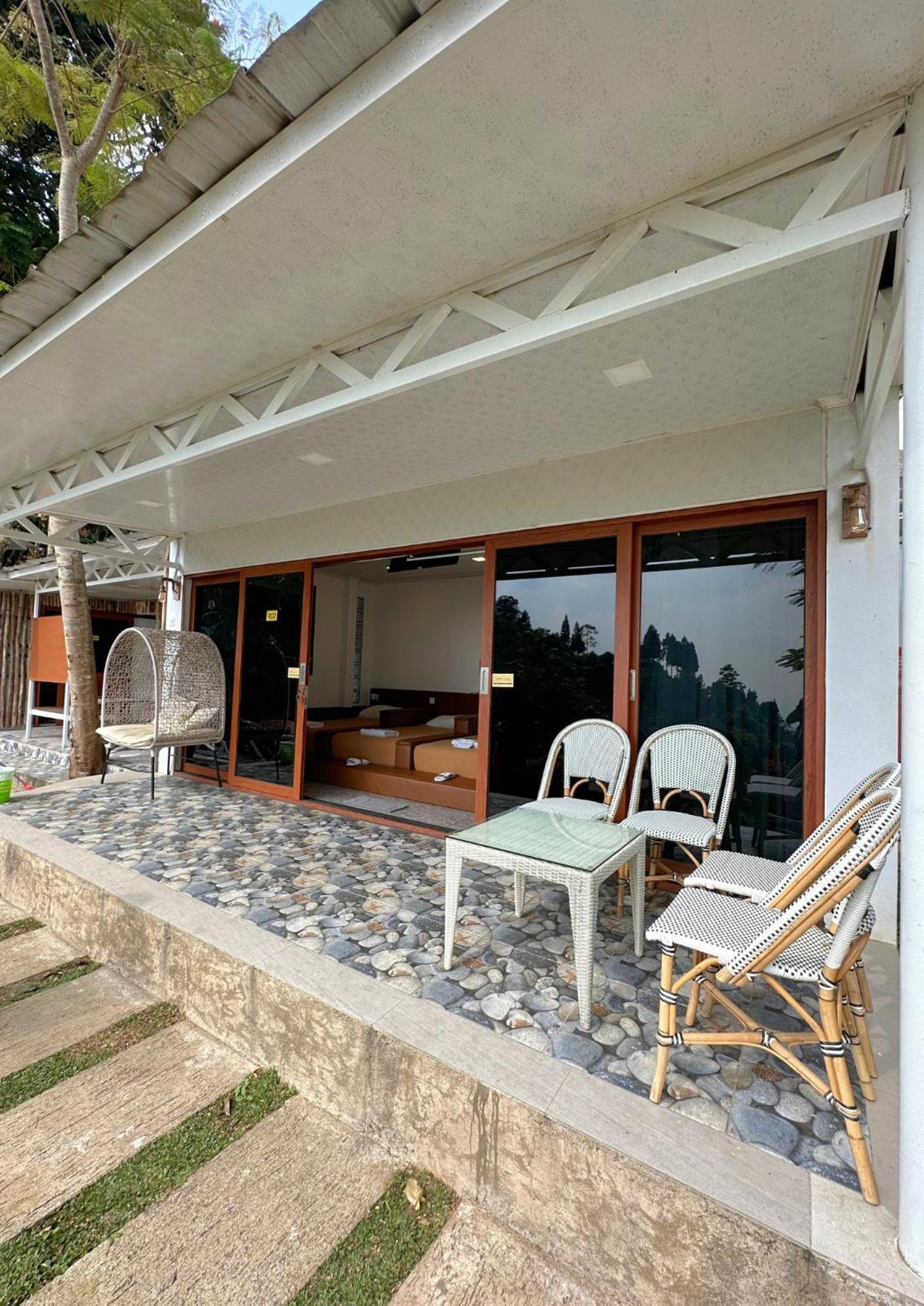 De Pointe Resort & Resto Campaka Bagian luar foto